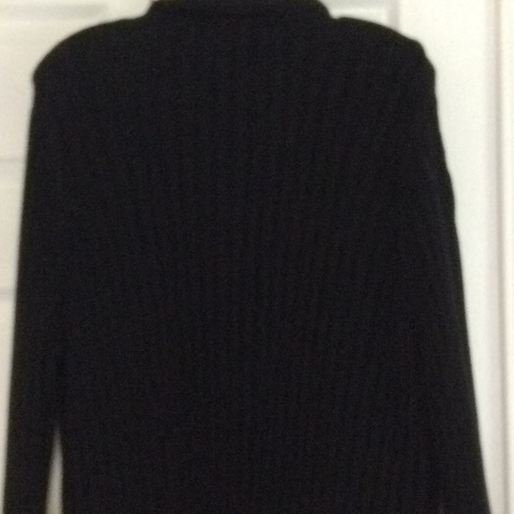 Pretty black sweater - Picture 6 of 9